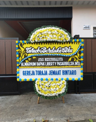 Papan Bunga Duka di Taliabu Selatan
